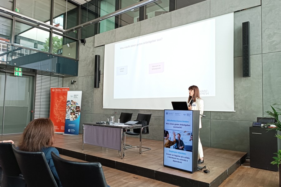 Mitarbeiterinnen binden